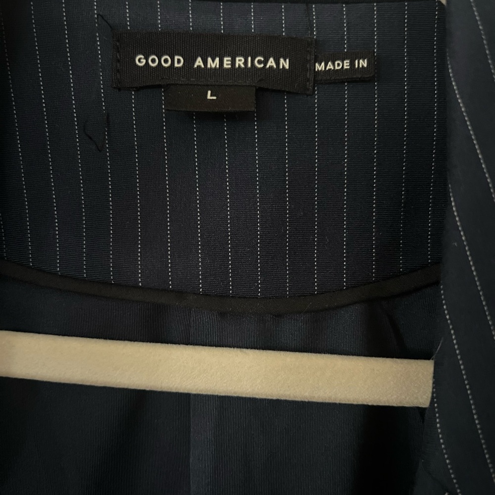 Good American Cropped Navy Pinstripe Blazer - Picture 4 of 5